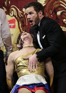 Chris Pratt settles Super Bowl bet, visits children with cancer before Hasty Pudding honours | iNFOnews.ca