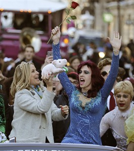 Comedian Amy Poehler feted by Harvard University's Hasty Pudding theatre troupe | iNFOnews.ca