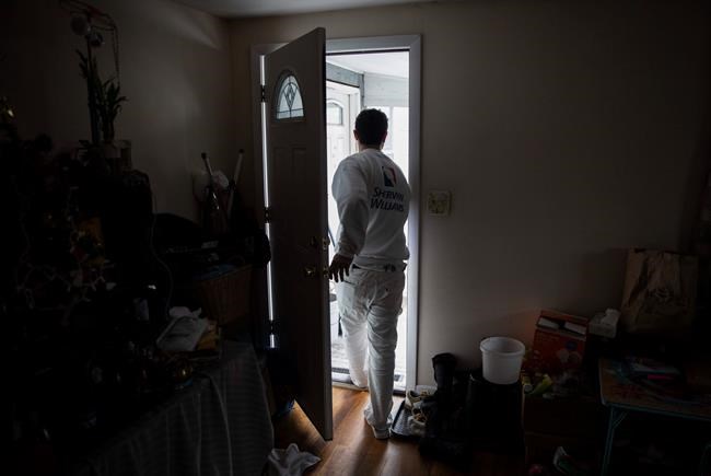 Millions of taxpaying immigrants won't get stimulus checks | iNFOnews.ca CP1159956906