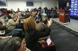 No explanations from Pats leaders for underinflated footballs; Brady says no contact with NFL | iNFOnews.ca CP31583020