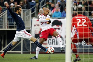 Star striker Thierry Henry leaving New York Red Bulls and MLS after 4 1/2 seasons | iNFOnews.ca CP30932389