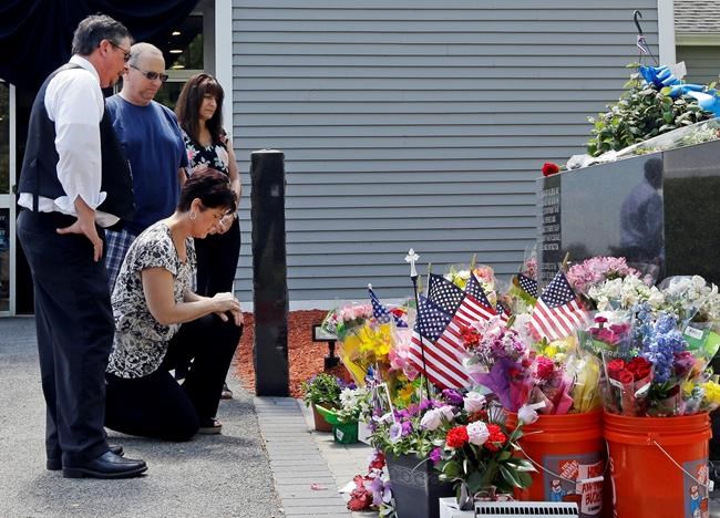 Man suspected in officer's slaying had lengthy record | iNFOnews.ca