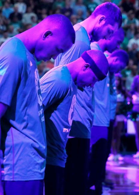 Day after sister's death, Isaiah Thomas plays for Celtics | iNFOnews.ca