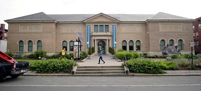 Museum reveals plans to sell 13 works, including 1 Rockwell | iNFOnews.ca CP1955859253