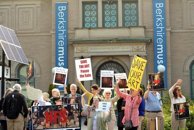Cash-strapped museum urges judge to OK contentious art sale | iNFOnews.ca CP1984412560