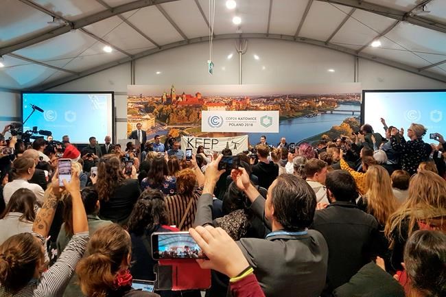 Protesters disrupt US fossil fuel event at UN climate talks | iNFOnews.ca