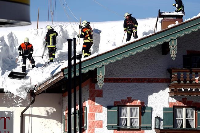 German village evacuated amid avalanche risk | iNFOnews.ca