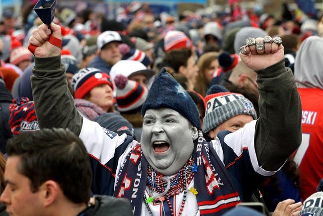 Thousands of fans give Patriots a super sendoff | iNFOnews.ca Thousands of fans give Patriots a super sendoff | iNFOnews.ca