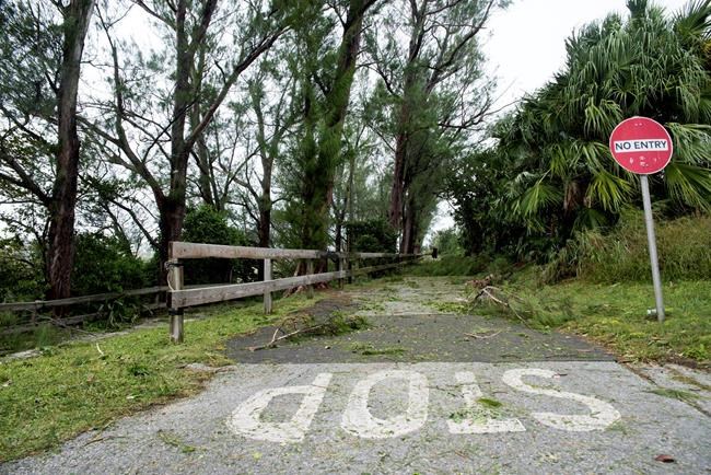 Hurricane Nicole pummels Bermuda with wind, then spins away | iNFOnews.ca