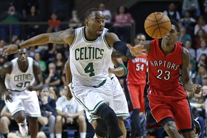 Louis Williams makes 3-pointer with 0.6 seconds left, Raptors beat Celtics 92-89 | iNFOnews.ca CP30301081
