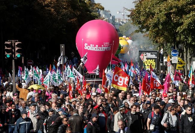 Thousands in France march to protest Macron's labour law | iNFOnews.ca Thousands in France march to protest Macron's labour law | iNFOnews.ca