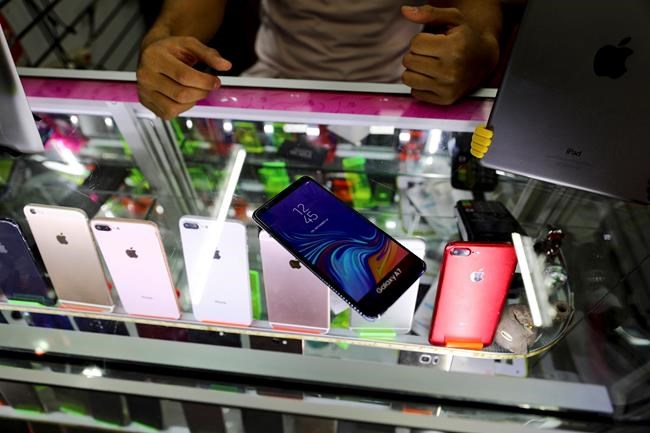 Mexicans buy fake cellphones to hand over in muggings | iNFOnews.ca