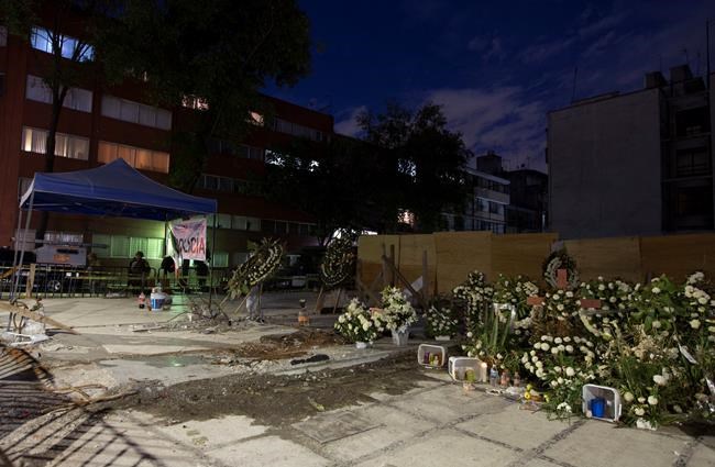 Where buildings fell to quake, memorials rise in Mexico City | iNFOnews.ca Where buildings fell to quake, memorials rise in Mexico City | iNFOnews.ca