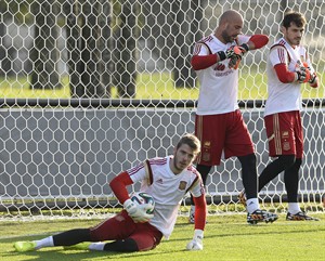 Spain goalkeeper De Gea sidelined by leg injury, could be out for World Cup group stage | iNFOnews.ca CP28768800