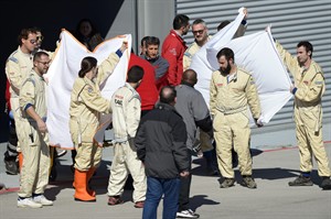 McLaren driver Fernando Alonso says he's perfectly fine' after crash in testing | iNFOnews.ca CP32077552