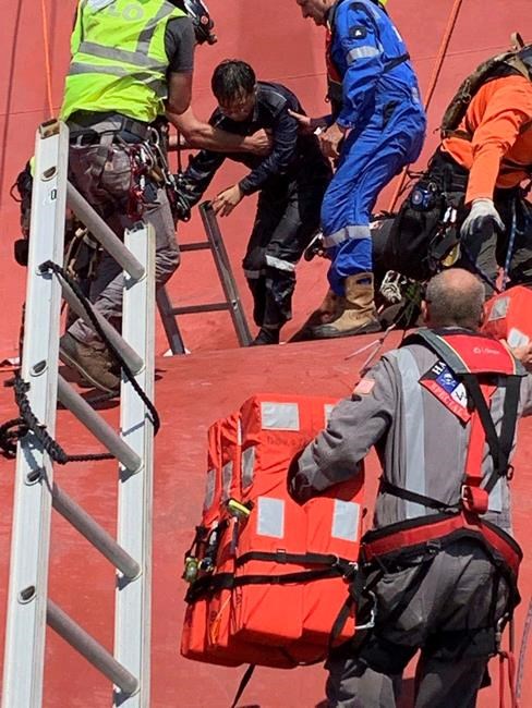 Fourth and final crewman pulled alive from capsized ship | iNFOnews.ca