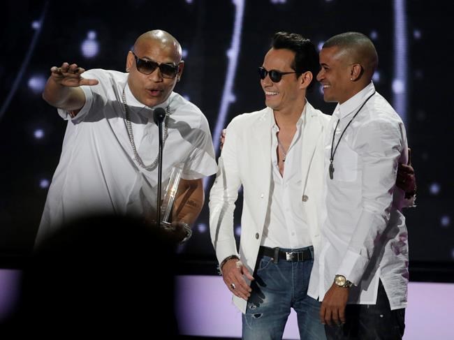 Nicky Jam, Enrique Iglesias top Billboard Latin Music Awards | iNFOnews.ca