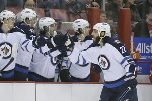 Drew Stafford's shootout goal in 4th round sends Jets to 5-4 win over Detroit Red Wings | iNFOnews.ca CP31905954