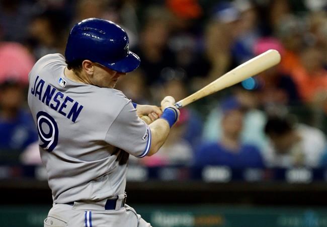 'Superstitious' Jansen shaves in dugout, hits 2-run single | iNFOnews.ca