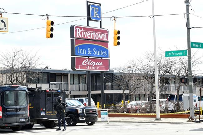 Police shoot man suspected in Ohio slayings at Detroit motel | iNFOnews.ca Police shoot man suspected in Ohio slayings at Detroit motel | iNFOnews.ca