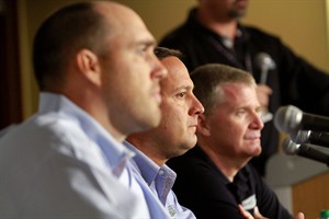 NASCAR bars drivers from leaving cars after crashes unless safety at risk | iNFOnews.ca CP29508153