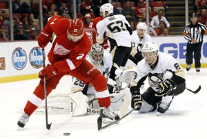 Crosby makes preseason debut, Fleury stops 25 shots as Penguins blank Red Wings 2-0 | iNFOnews.ca CP30125271