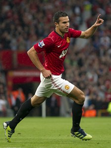 Robin van Persie scores first goal as United holds on to beat Fulham 3-2 at Old Trafford | iNFOnews.ca Robin van Persie scores first goal as United holds on to beat Fulham 3-2 at Old Trafford | iNFOnews.ca