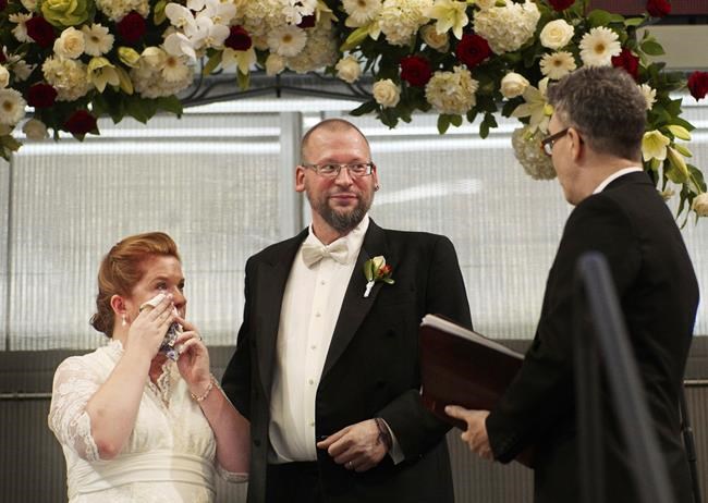 Couple renews vows as arranged marriage enters final chapter | iNFOnews.ca Couple renews vows as arranged marriage enters final chapter | iNFOnews.ca