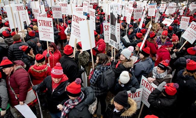 St. Paul teachers continue strike, no classes for a 2nd day | iNFOnews.ca