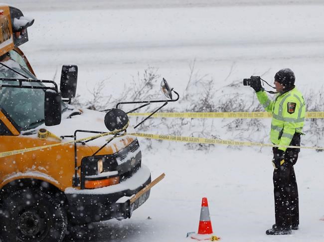 Police: School bus driver shot after crash in Minneapolis | iNFOnews.ca