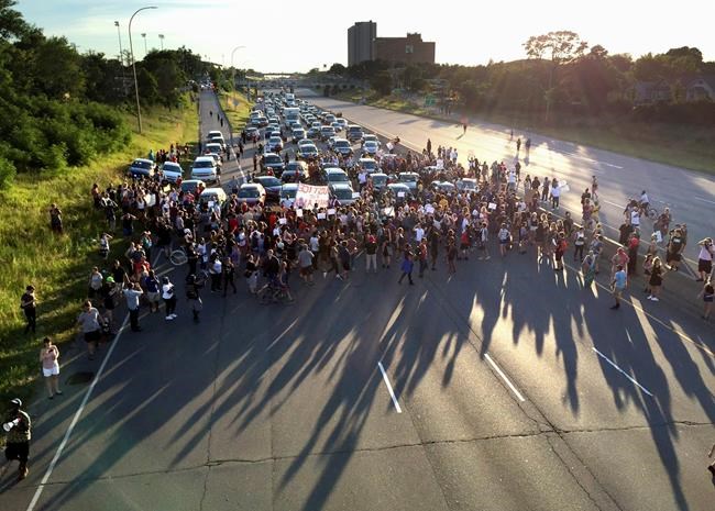 Castile's family vows lawsuit over Minnesota police shooting | iNFOnews.ca