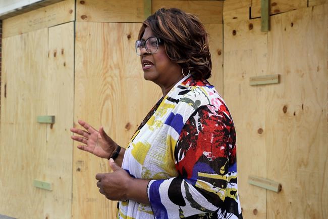 First black Ferguson mayor faces old problem: Protest damage | iNFOnews.ca First black Ferguson mayor faces old problem: Protest damage | iNFOnews.ca