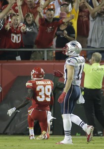 NFL says Kansas City's Abdullah should not have been penalized for dropping to knees in prayer | iNFOnews.ca NFL says Kansas City's Abdullah should not have been penalized for dropping to knees in prayer | iNFOnews.ca