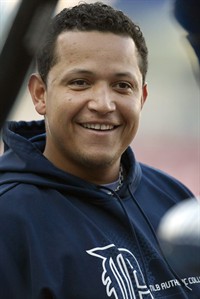 With Triple Crown in sight, Cabrera in lineup for Tigers' regular-season finale | iNFOnews.ca