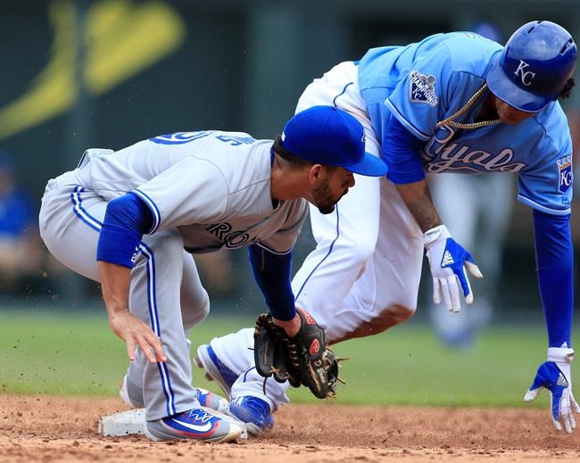 Ventura pitches into 7th as Royals beat Blue Jays 7-1 | iNFOnews.ca