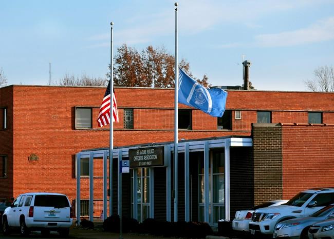 Police: St. Louis officer killed in accidental shooting | iNFOnews.ca