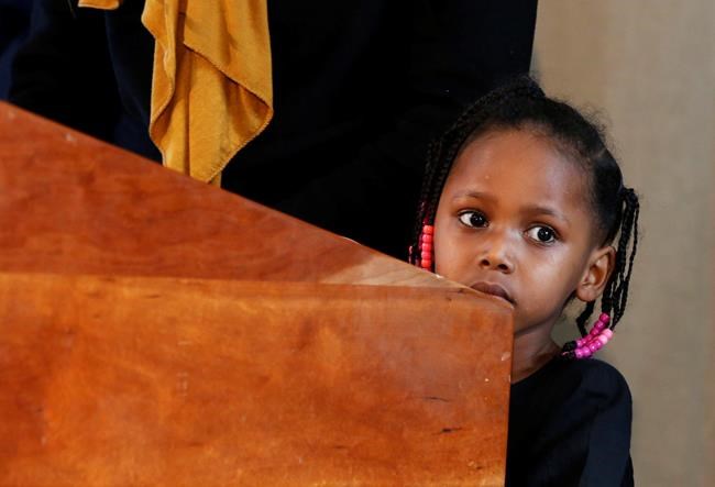4-year-old Somali girl reunited with mom in Minnesota | iNFOnews.ca 4-year-old Somali girl reunited with mom in Minnesota | iNFOnews.ca