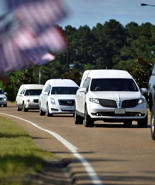 On plane: Lover of planes, newlywed with 2 tours overseas | iNFOnews.ca