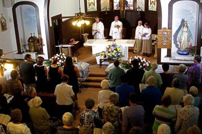 The Latest: Over 300 attend ceremony for Mississippi nuns | iNFOnews.ca
