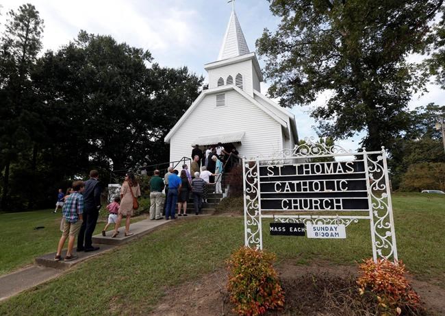 More than 300 at wake for 2 nuns killed in Mississippi | iNFOnews.ca