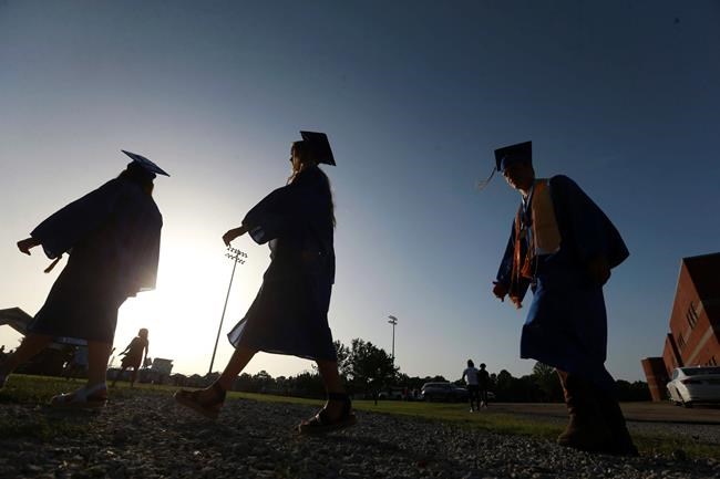 Amid pandemic, fewer students seek federal aid for college | iNFOnews.ca Amid pandemic, fewer students seek federal aid for college | iNFOnews.ca