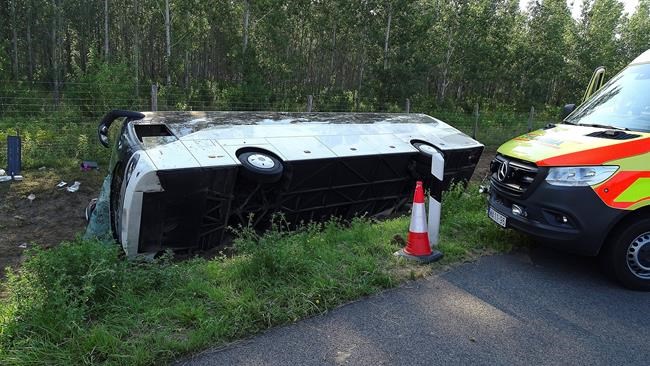 1 killed, 3 seriously hurt in bus crash in Hungary | iNFOnews.ca