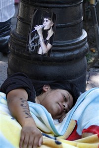 Fans of Justin Bieber throng Mexico City's centuries-old main plaza ahead of free concert | iNFOnews.ca