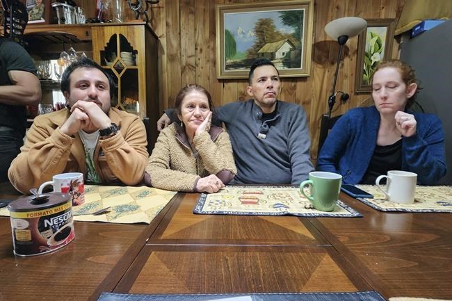 Son stolen at birth hugs Chilean mother for first time in 42 years | iNFOnews.ca Son stolen at birth hugs Chilean mother for first time in 42 years | iNFOnews.ca