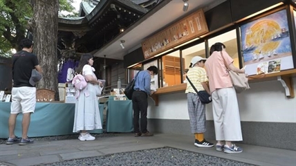In secular Japan, what draws so many to temples and shrines? Stamp collecting and tradition | iNFOnews.ca In secular Japan, what draws so many to temples and shrines? Stamp collecting and tradition | iNFOnews.ca