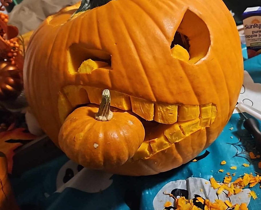 iN PHOTOS: Creative jack-o'-lanterns carved in Kamloops, Okanagan | iNFOnews.ca iN PHOTOS: Creative jack-o'-lanterns carved in Kamloops, Okanagan | iNFOnews.ca