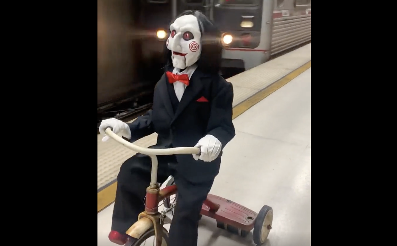 TRENDING NOW: Billy takes Halloween ride on subway | iNFOnews.ca TRENDING NOW: Billy takes Halloween ride on subway | iNFOnews.ca