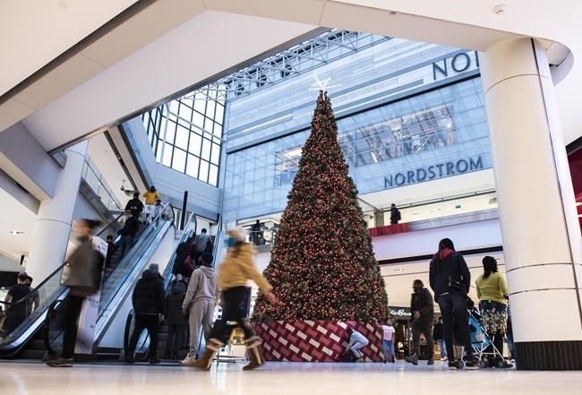 Weak economy looms over holiday shopping season as consumers seek value | iNFOnews.ca