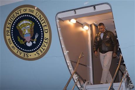 Obama slips into Afghanistan to visit troops | iNFOnews.ca