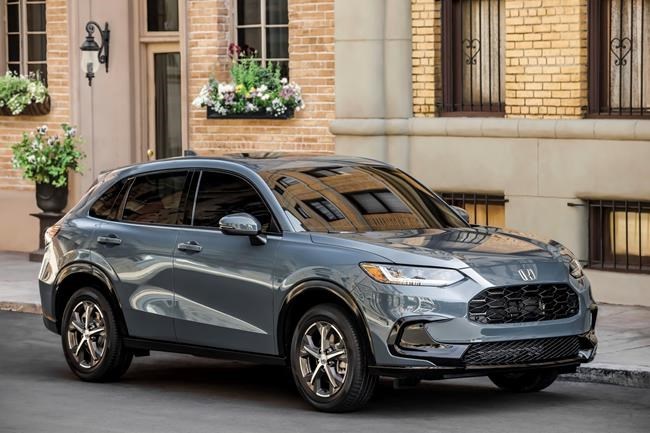 Inexpensive SUVs go toe-to-toe in an Edmunds review of the Chevrolet Trax and the Honda HR-V | iNFOnews.ca Inexpensive SUVs go toe-to-toe in an Edmunds review of the Chevrolet Trax and the Honda HR-V | iNFOnews.ca